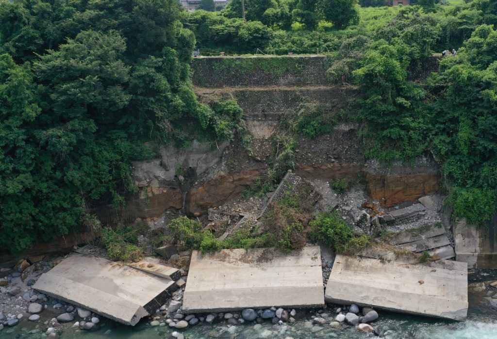 〈ﾋﾞﾌｫｰｱﾌﾀｰ〉常願寺川・岩峅寺護岸工事